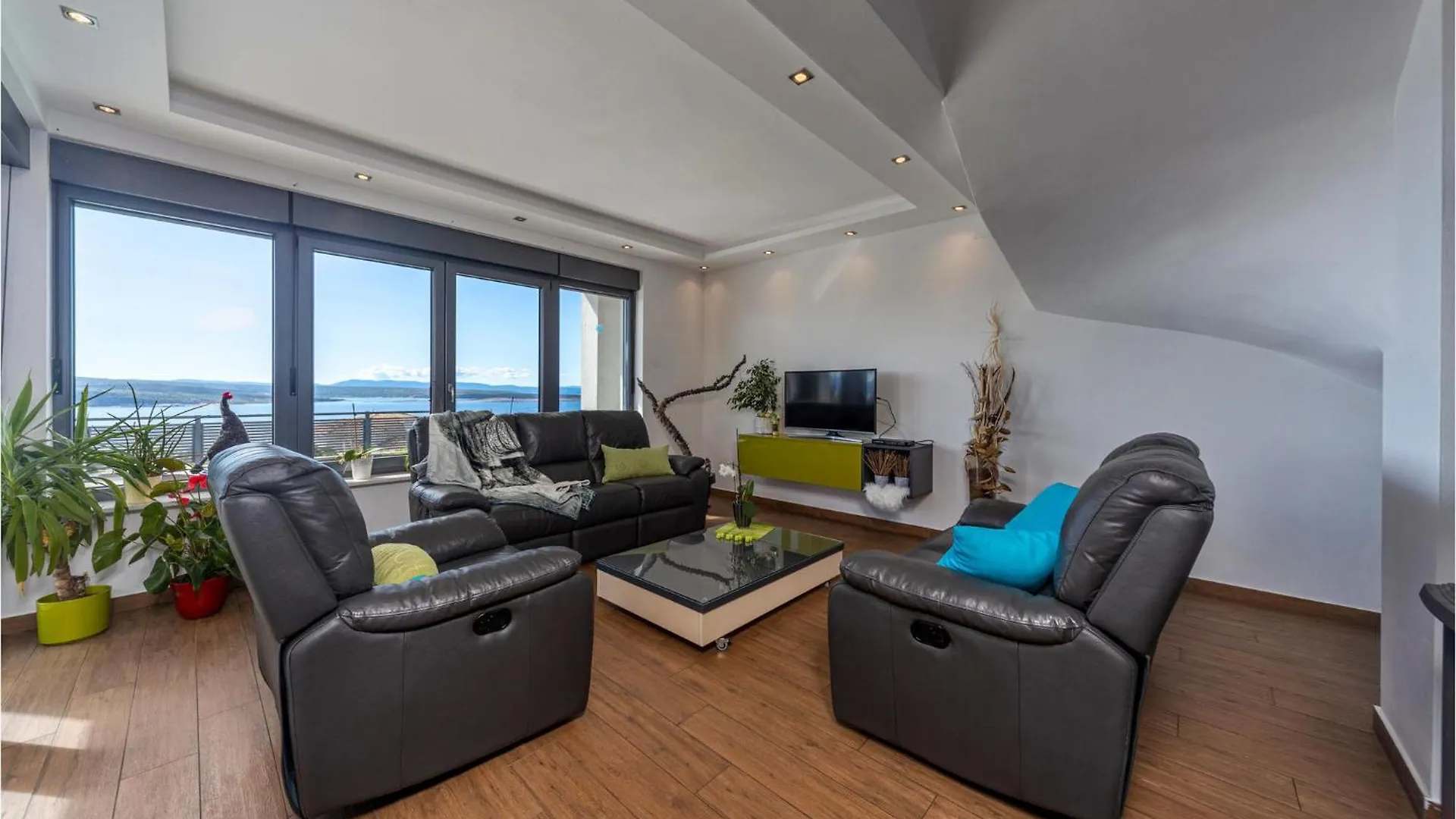 Amazing Home In Crikvenica With House Sea View 0*,