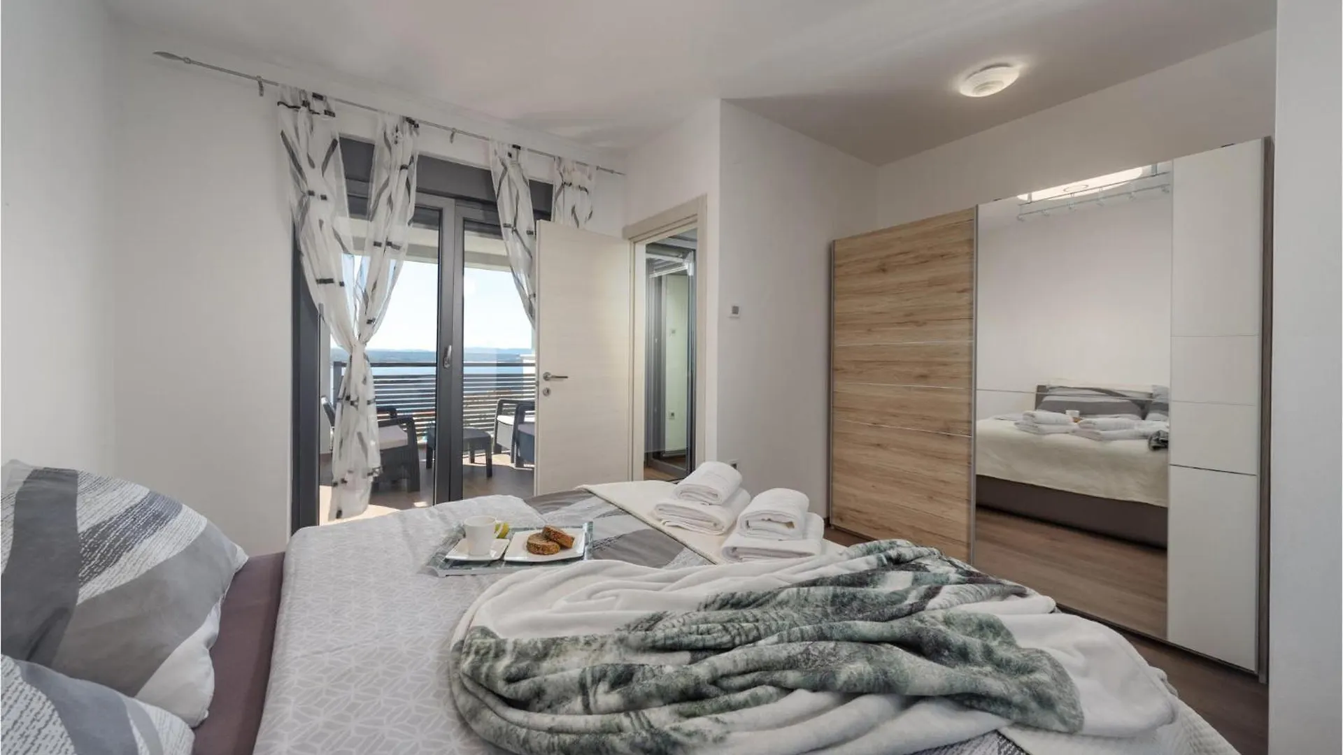 Amazing Home In Crikvenica With House Sea View 0*,  Croacia